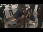 Raw video: Robbery Suspect is Tackled by Brave Bystanders in Seattle